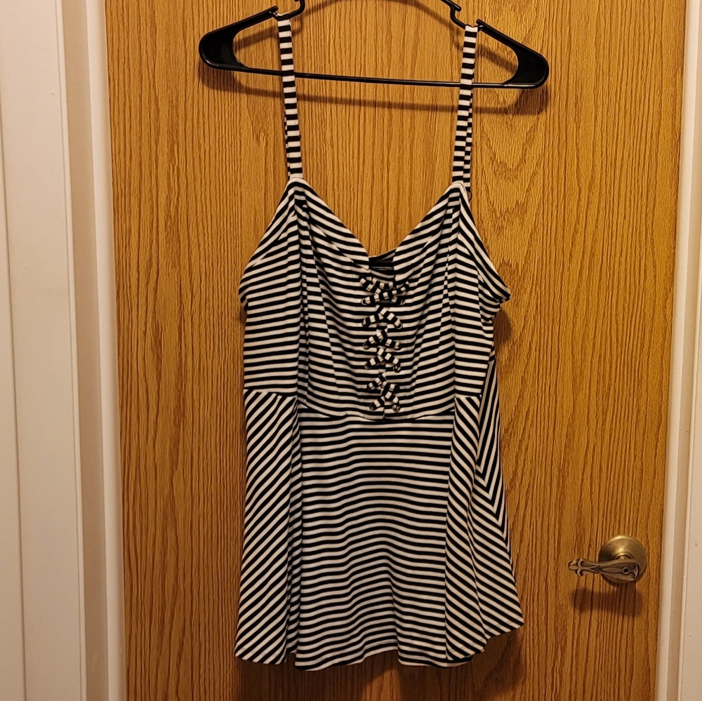 Striped torrid tank